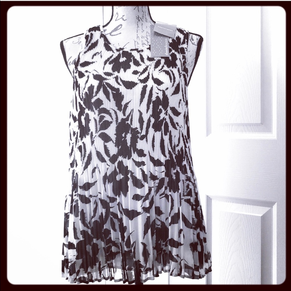 NWT Daniel Rainn Stitch Fix B&W Sleeveless Blouse - Picture 7 of 7